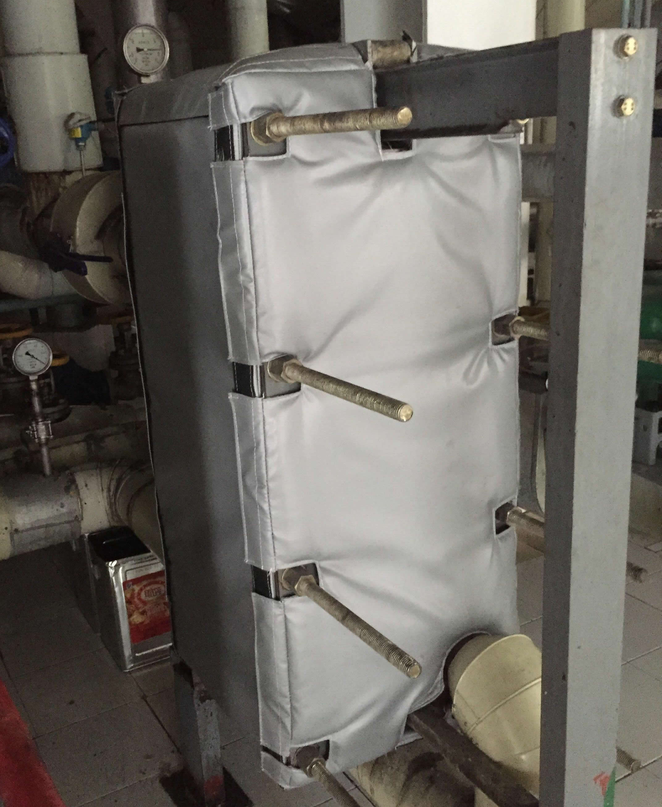 板式<a href=http://www.jhauto.cn/e/tags/?tagname=%E6%8D%A2%E7%83%AD%E5%99%A8%E4%BF%9D%E6%B8%A9 target=_blank class=infotextkey>換熱器保溫</a>套