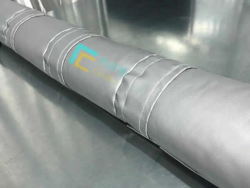 高溫管道<a href=http://www.jhauto.cn/e/tags/?tagname=%E4%BF%9D%E6%B8%A9%E9%9A%94%E7%83%AD target=_blank class=infotextkey>保溫隔熱</a>衣