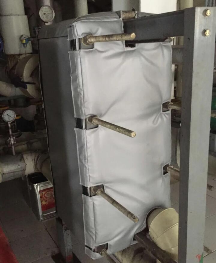 板式<a href=http://www.jhauto.cn/e/tags/?tagname=%E6%8D%A2%E7%83%AD%E5%99%A8%E4%BF%9D%E6%B8%A9 target=_blank class=infotextkey>換熱器保溫</a>套